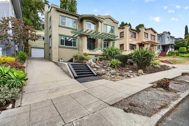 Photo - 846 Mandana Blvd