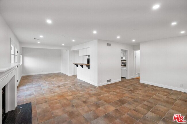 Photo - 15005 Killion St