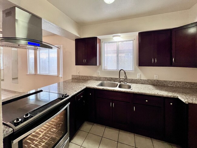 Photo - $1,949 Ashlan & Cornelia, 3 Bedroom House ...