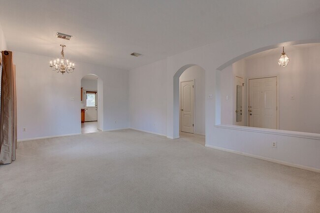 Photo - Stunning 4 Bedroom 2.5 Bathroom in North E...
