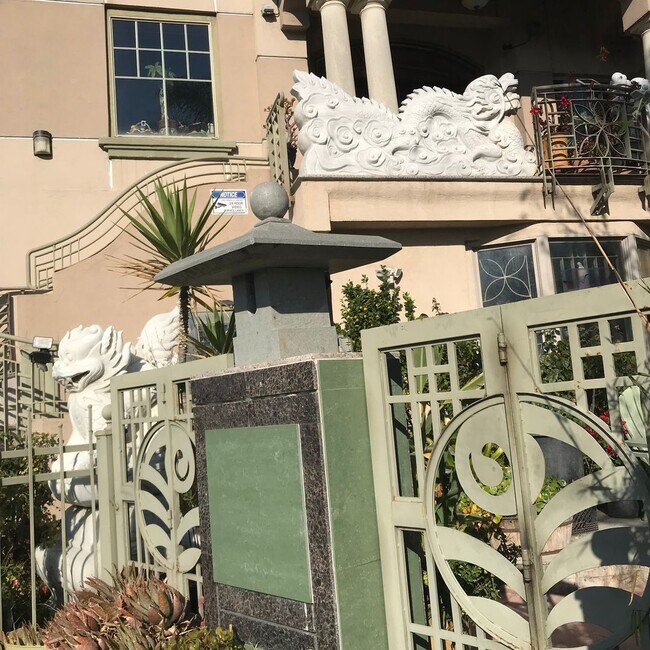 Photo - The Perfect Family Oasis in Oakland !