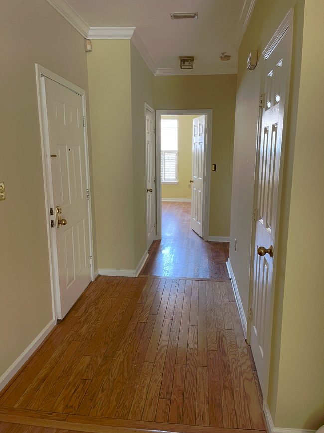 Photo - 2103 Highcourt Ln Unit #401