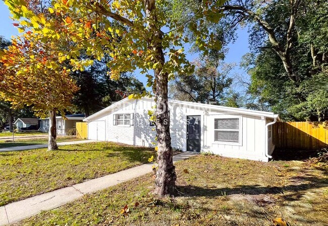 Photo - 7227 Stonehurst Rd N