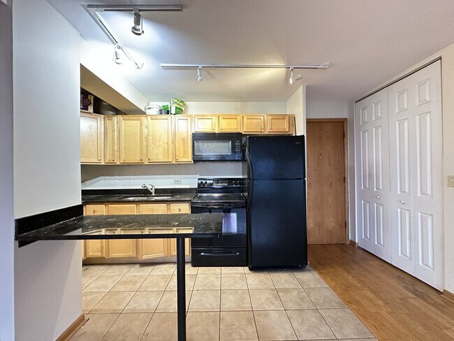 Photo - 4180 N Marine Dr Unit 1131