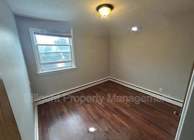 Photo - 399 Elmgrove Ave