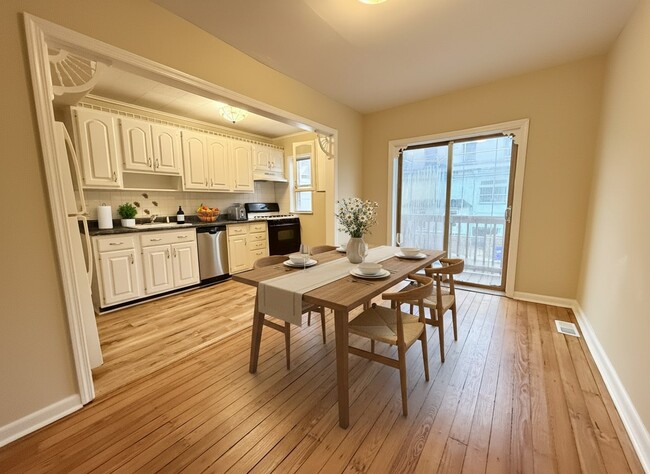 Photo - 722 Mollbore Terrace