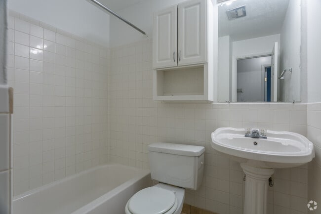 bathroom - Ryan Place Apartments