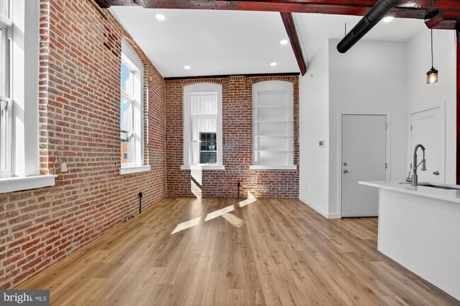 Photo - 2045 Trenton Ave Unit 303