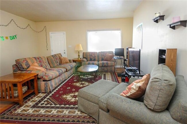 Photo - 2826 Edwards Way