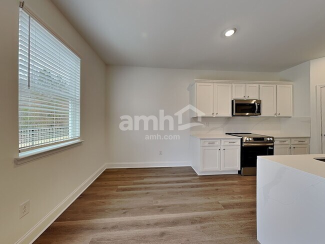 Photo - 496 Pointe Dr