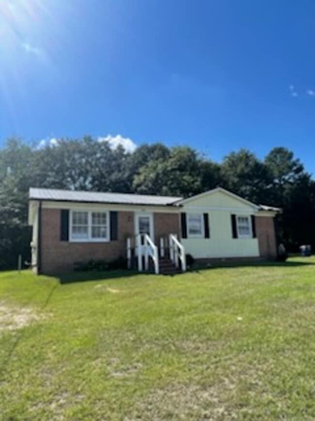 Building Photo - 2414 Shawnee Dr
