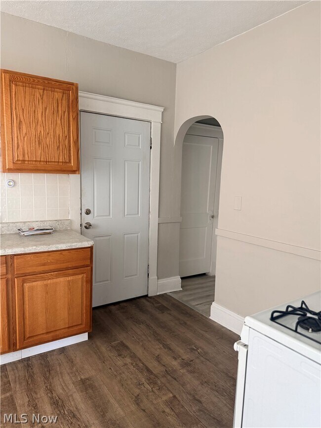 2778 E 120th St Unit 1