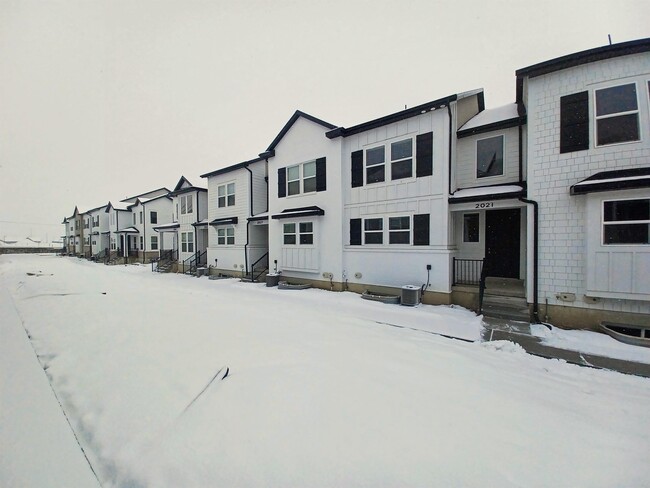 Photo - 2021 N 3960 W