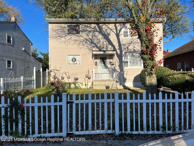 Photo - 143 N 5th Ave Townhome