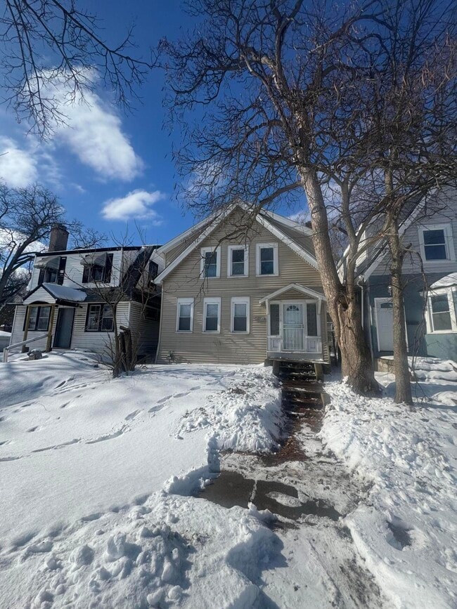 Building Photo - 16515 Log Cabin St