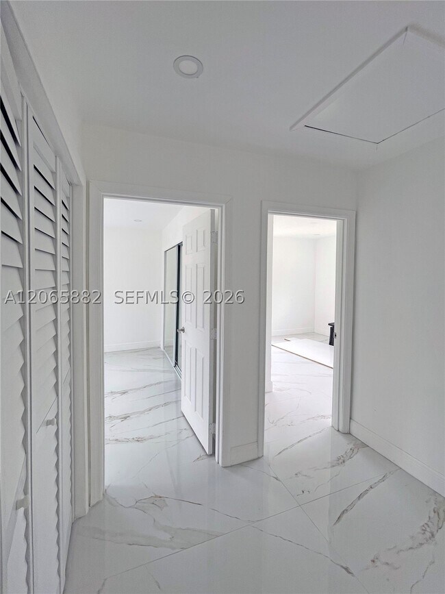 Photo - 1606 NW 12th Ct