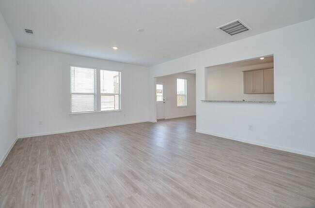 Photo - 1004 Laguna Cv Dr