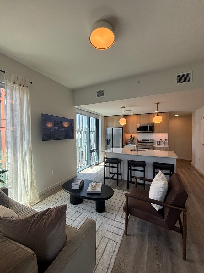 Building Photo - 91 NW 26th St Unit B11