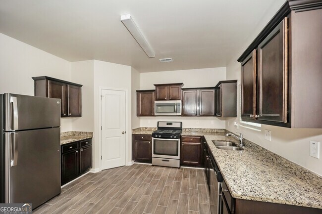 Photo - 2303 Clapton Ct