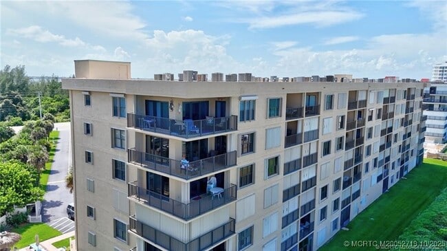 Building Photo - 10200 S Ocean Dr Unit 510