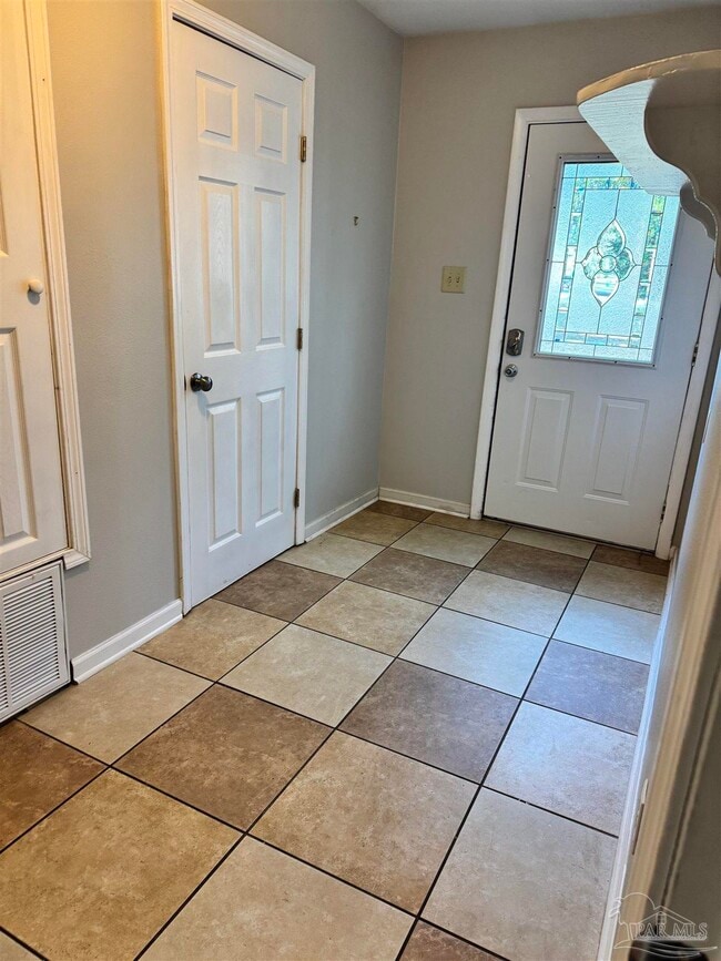 Photo - 117 S Sunset Blvd