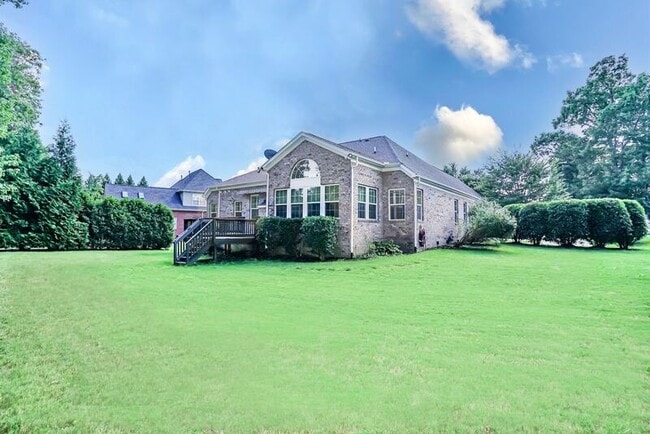 Photo - 100 Little Pond Dr