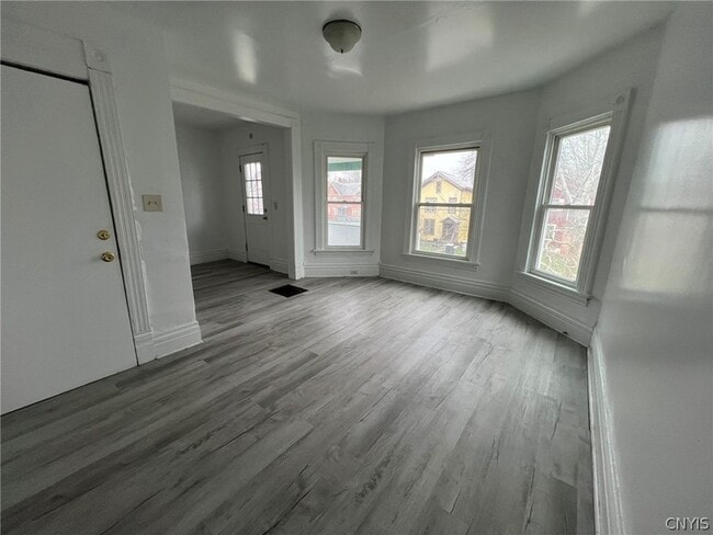 Photo - 229 Kellogg St