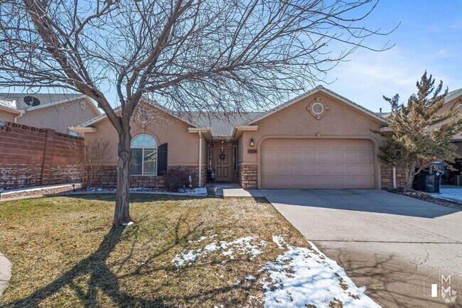 Building Photo - 3 bed, 2 Bath Twin Home in Southern View