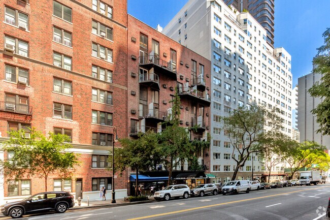 Photo - 435 E 86th St