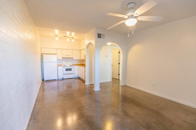 Photo - 1343 W 3rd St