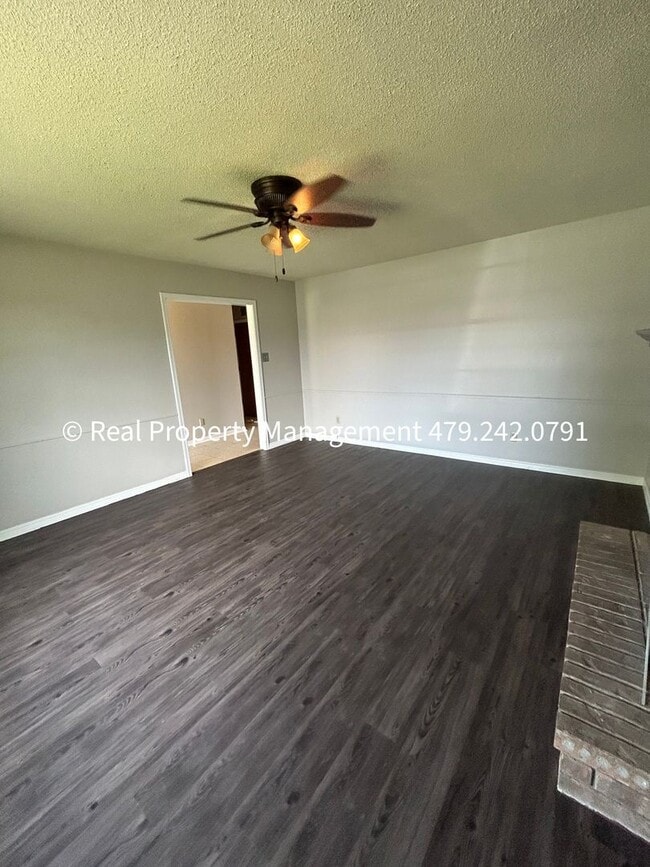 Photo - 2320 S 50th St