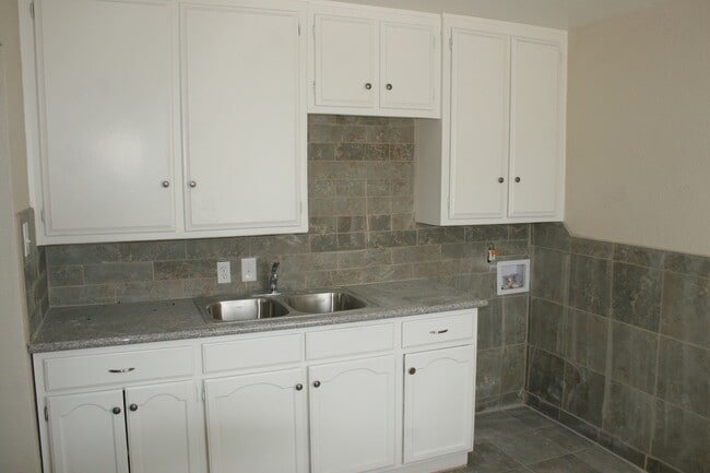 Photo - 525 Goodman St Unidad B