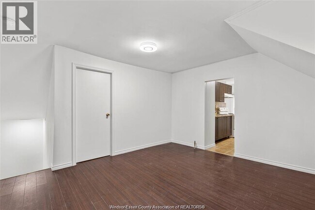 Photo - 947 Windsor Ave