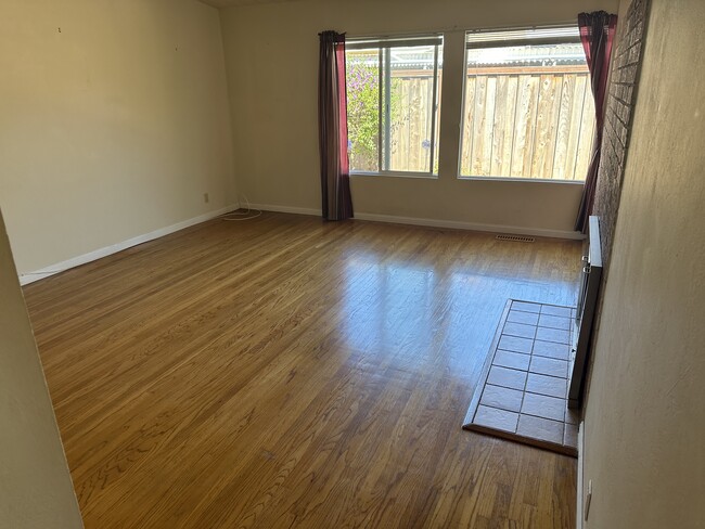 Photo - 1615 Roberta Dr