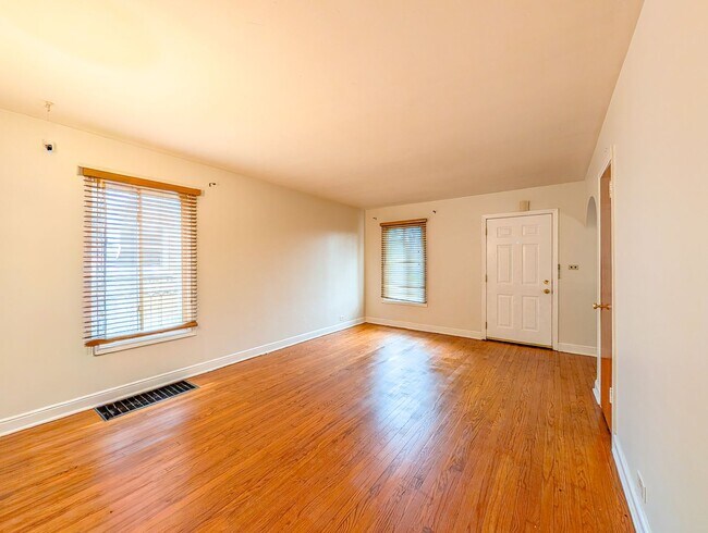 Photo - Great starter  home for rent