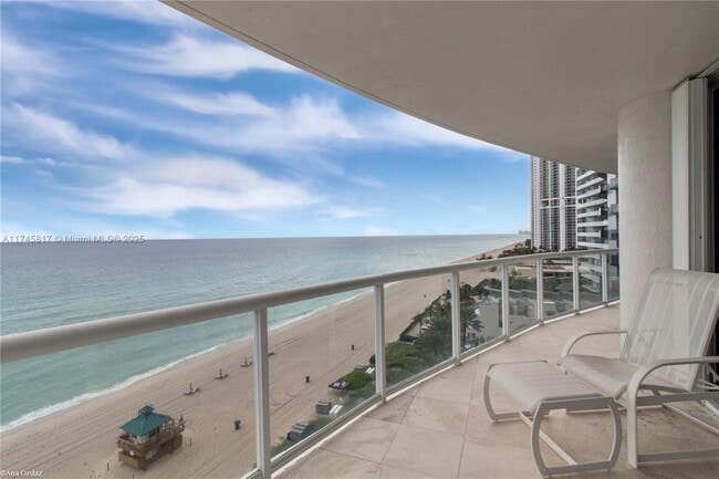 Building Photo - 18671 Collins Ave Unit 1001 Rental