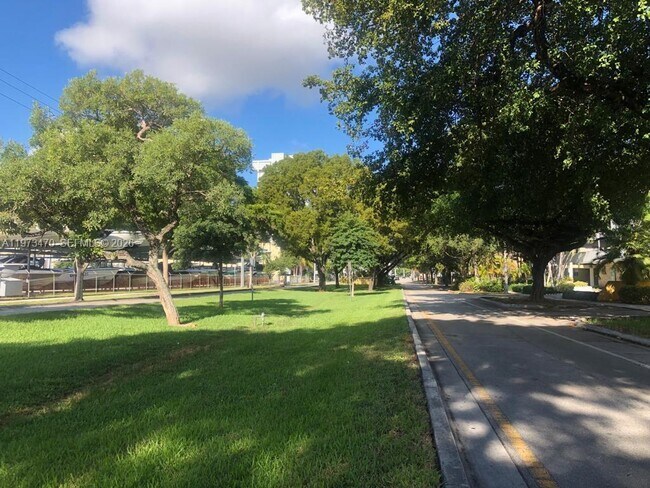 Photo - 1975 NE 135th St Unit 2D