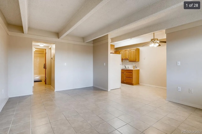 Building Photo - 800 W Belleview Ave Unit 204