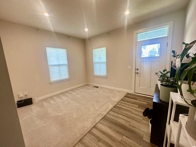 Photo - 2923 Hepburn Cir