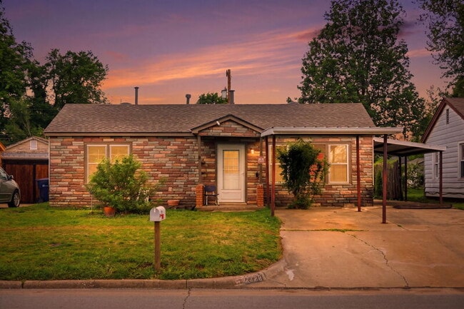 Building Photo - 2228 NE 23rd St