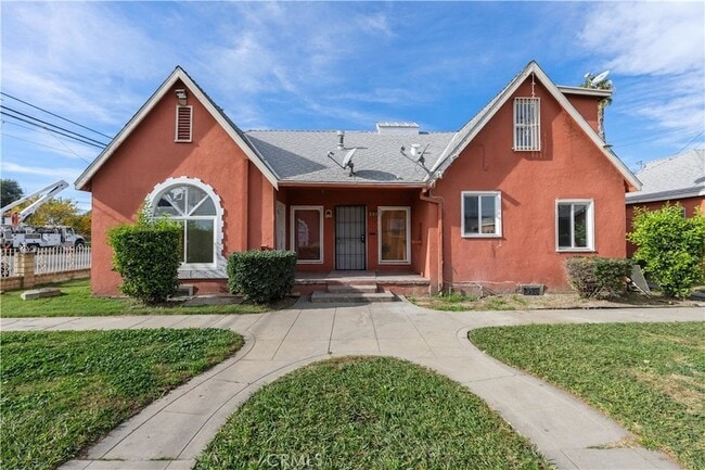 Photo - 266 W 9th St