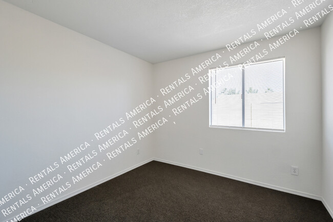 Photo - 552 W Kilarea Ave