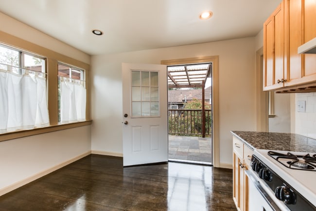 Photo - 2605 Fulton St