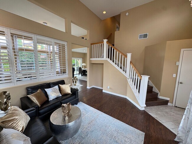 Photo - Beautiful 3 Bedroom 2.5 Bath Brentwood Home With SOLAR