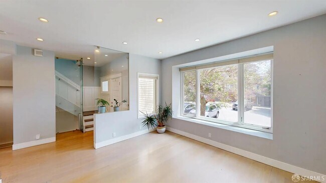 Photo - 642 Mississippi St