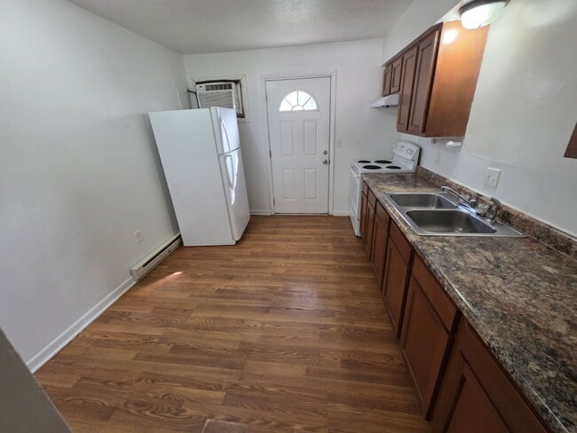 Photo - 635 Graham Dr