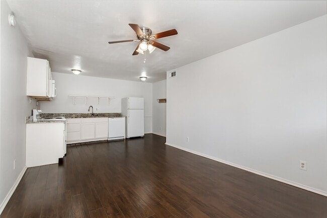 Photo - 5722 Gaston Ave Unit H