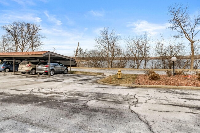 Photo - 730 Cliffs Dr Unit 303A