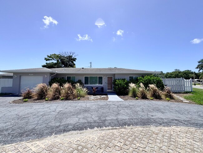 Photo - 10972 90th Ave
