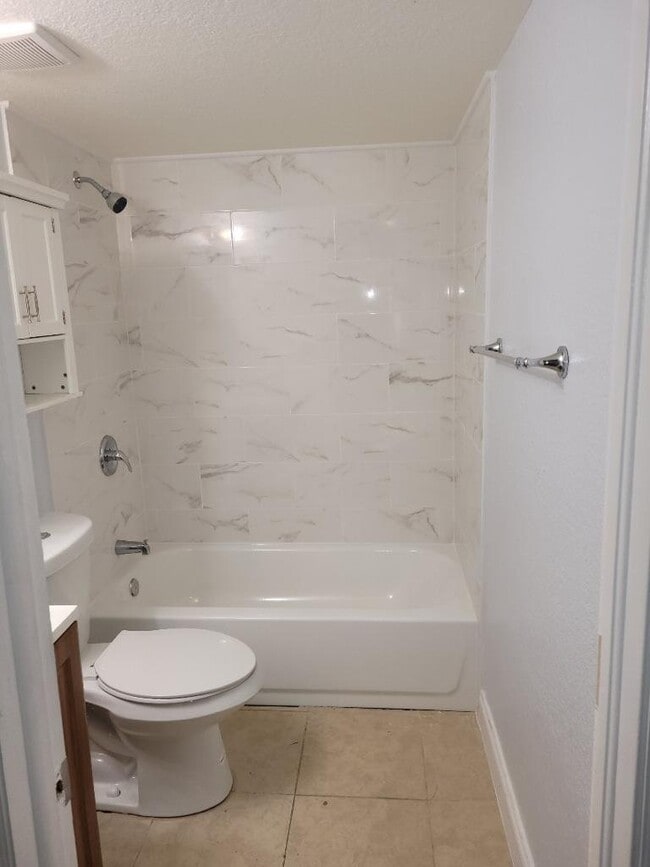 Photo - 37280 Okeechobee Ave Unit 3